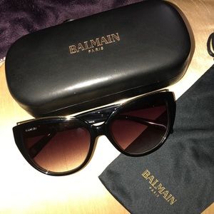 ⬇️$200 🎉HP🎉🎈Balmain black cat eye sunglasses!